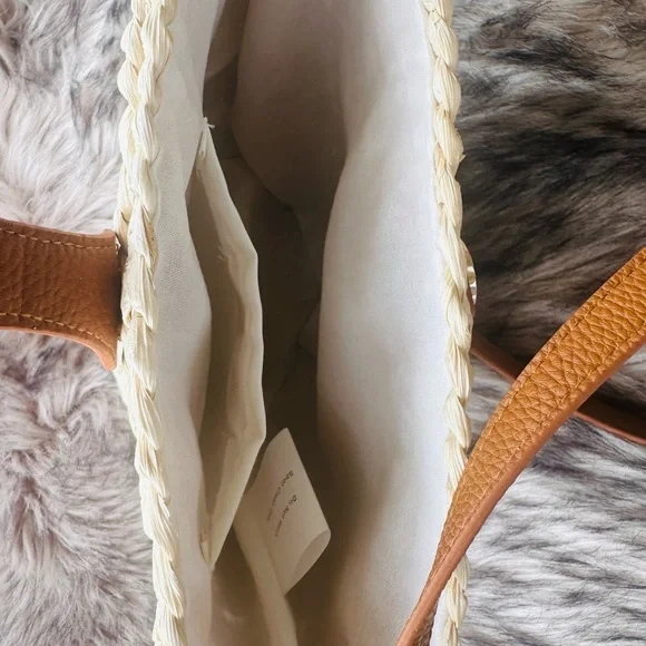 Shiraleah Chicago Mini Cream and Tan Crossbody Bag with Woven Design - Picture 6 of 7